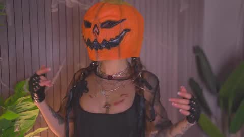 Snapshot of wild_hearttt chatting on 31, 10, 2025 Audrey online show from 31, 10, 2025