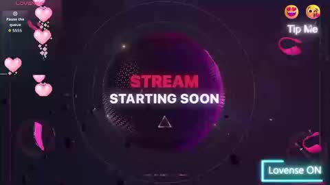 Snapshot of wildmaxine chatting on 16, 12, 2025 MAX online show from 16, 12, 2025