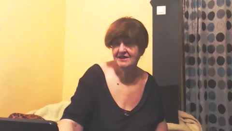 Snapshot of wildredcat chatting on 23, 4, 2026 WildRedCat online show from 23, 4, 2026