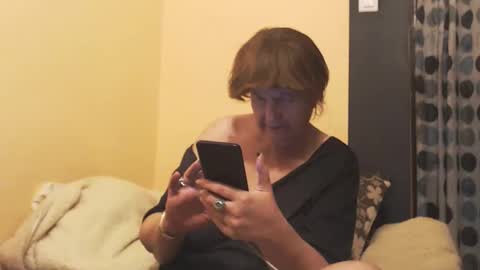 Snapshot of wildredcat chatting on 14, 5, 2026 WildRedCat online show from 14, 5, 2026