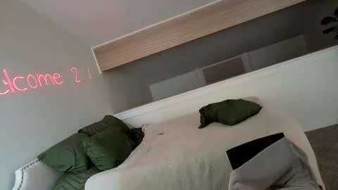 Snapshot of wildrobjr9 chatting on 4, 12, 2025 RobBangz online show from 4, 12, 2025