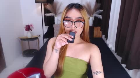 Snapshot of wildsassy0719 chatting on 27, 12, 2024 shea online show from 27, 12, 2024