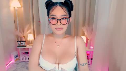 Snapshot of wildsassy0719 chatting on 12, 10, 2025 shea online show from 12, 10, 2025