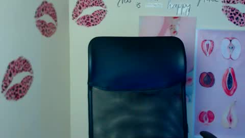 Snapshot of wildsoul8 chatting on 10, 5, 2026 Rosalinda online show from 10, 5, 2026