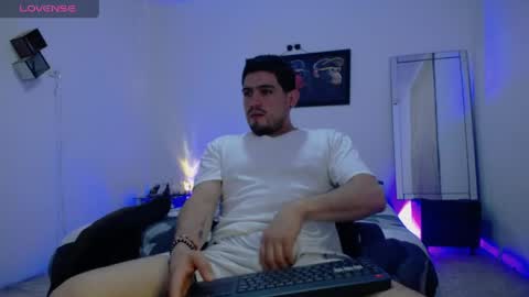 Snapshot of william_steel_ chatting on 8, 5, 2026 William Steel online show from 8, 5, 2026