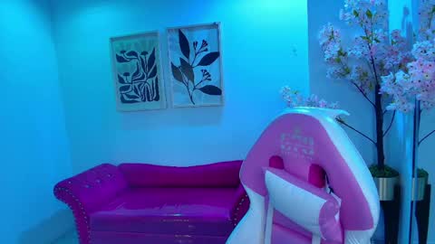 Snapshot of willow_cush chatting on 28, 5, 2026 Willow online show from 28, 5, 2026