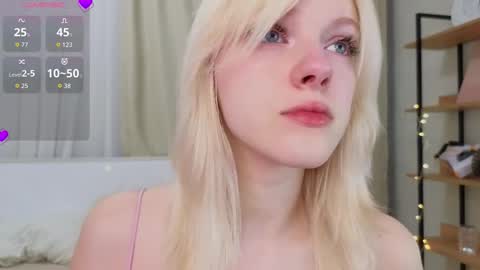 Snapshot of wilonebute chatting on 13, 10, 2025 Mary online show from 13, 10, 2025