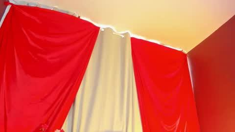 Wini Fer online show from 8, 11, 2025