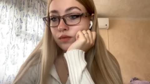 Snapshot of winnifredtrudillo chatting on 17, 9, 2025 Kris online show from 17, 9, 2025