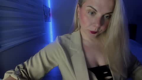 Snapshot of winter_miracle chatting on 20, 11, 2025 Winter Miracle online show from 20, 11, 2025