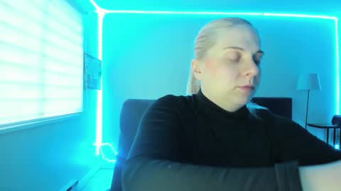 Snapshot of winter_miracle chatting on 9, 1, 2026 Winter Miracle online show from 9, 1, 2026