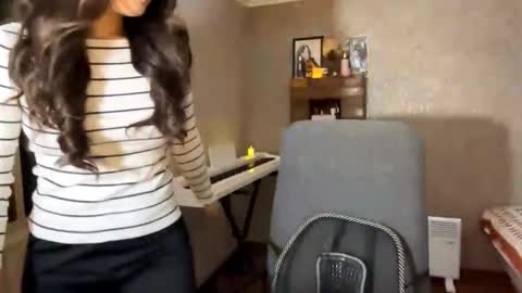 Snapshot of winterluchini chatting on 29, 10, 2025 Amina online show from 29, 10, 2025