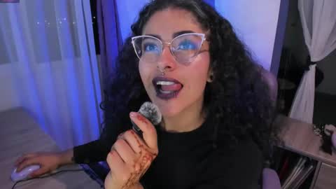     Luna Violeta  A r t i s t  online show from 3, 12, 2025