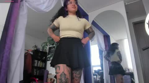 Snapshot of witchofhearts chatting on 1, 6, 2026 Luna Violeta A r t i s t online show from 1, 6, 2026