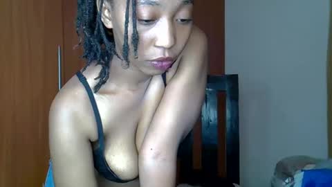 Snapshot of wizzia_khalifa chatting on 6, 2, 2025 girlie o online show from 6, 2, 2025