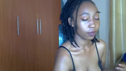 Snapshot of wizzia_khalifa chatting on 10, 2, 2025 girlie o online show from 10, 2, 2025