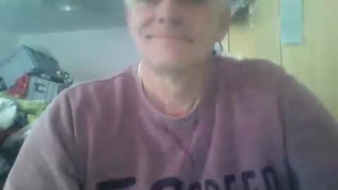 Snapshot of wohnung_at chatting on 23, 12, 2025 wohnung_at online show from 23, 12, 2025