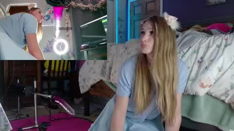 Snapshot of wolf_princess chatting on 15, 11, 2025 wolf_princess online show from 15, 11, 2025