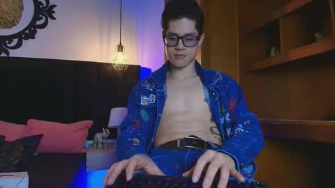  W O L F  online show from 30, 3, 2026