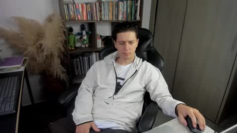 Snapshot of wolker_allan chatting on 28, 10, 2025 wolker_allan online show from 28, 10, 2025