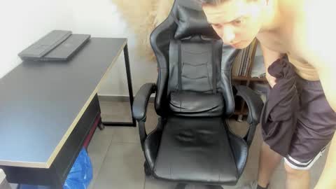 Snapshot of wolker_allan chatting on 25, 11, 2025 wolker_allan online show from 25, 11, 2025