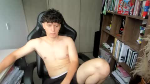 Snapshot of wolker_allan chatting on 13, 12, 2025 wolker_allan online show from 13, 12, 2025