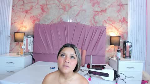 wonderkloe_ online show from 5, 3, 2026