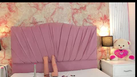 wonderkloe_ online show from 9, 4, 2026