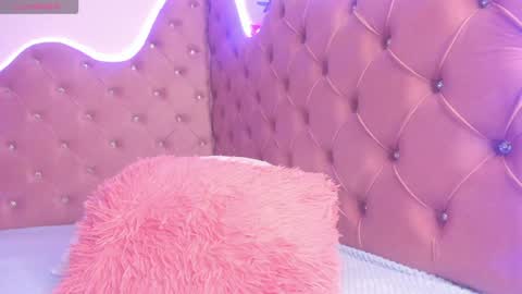 Lia  online show from 6, 1, 2025