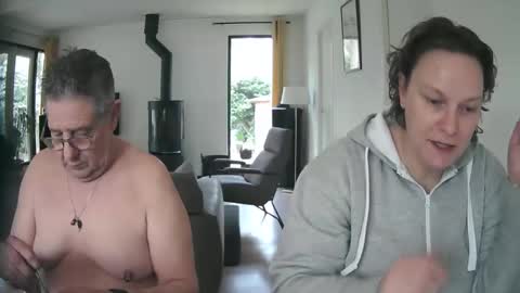 woodwurm and Snoeske online show from 6, 2, 2025