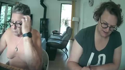 woodwurm and Snoeske online show from 11, 9, 2025