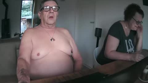 Snapshot of woodwurm chatting on 4, 2, 2026 woodwurm and Snoeske online show from 4, 2, 2026