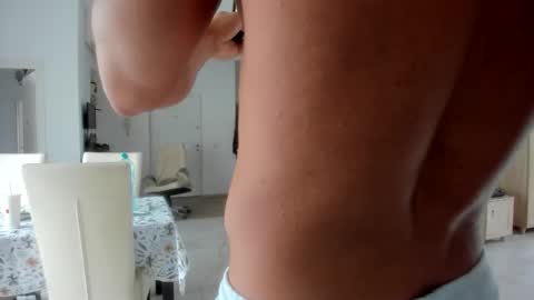 Snapshot of woolfiie chatting on 2, 10, 2025 Wolfie online show from 2, 10, 2025