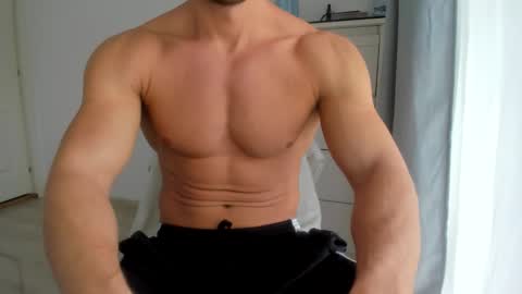 Snapshot of woolfiie chatting on 18, 11, 2025 Wolfie online show from 18, 11, 2025