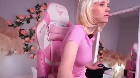 Snapshot of wow_angel chatting on 10, 7, 2026 wow_angel online show from 10, 7, 2026