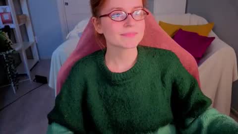 Snapshot of wow_luvng chatting on 28, 9, 2025 Rebecy online show from 28, 9, 2025