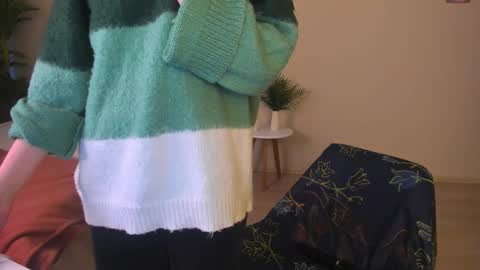 Snapshot of wow_luvng chatting on 4, 10, 2025 Rebecy online show from 4, 10, 2025