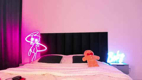 Emi online show from 17, 12, 2024