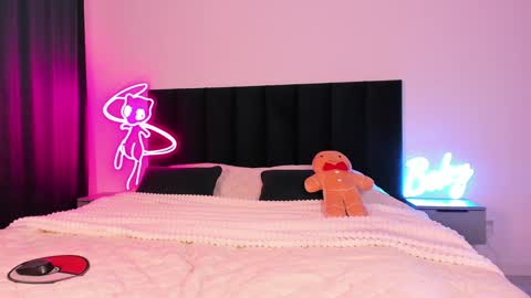 Emi online show from 23, 12, 2024