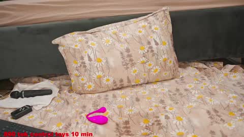 Snapshot of wowsquirt chatting on 5, 2, 2025 online show from 5, 2, 2025