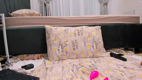 Snapshot of wowsquirt chatting on 13, 2, 2025 online show from 13, 2, 2025