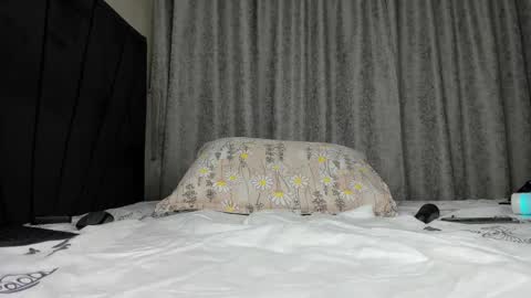 Snapshot of wowsquirt chatting on 10, 10, 2025 online show from 10, 10, 2025