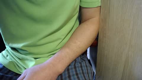 Snapshot of wrix chatting on 10, 11, 2025 wrix online show from 10, 11, 2025