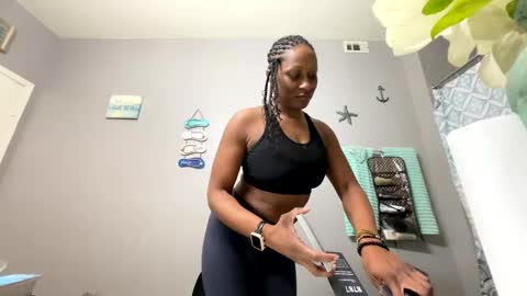 Snapshot of wynterheat chatting on 1, 1, 2025 Wynter Heat online show from 1, 1, 2025