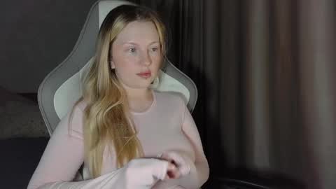 Snapshot of x__ivy_x chatting on 14, 4, 2026 eva online show from 14, 4, 2026