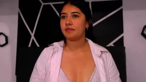 Snapshot of x_adeline_ chatting on 4, 11, 2025 Adeline online show from 4, 11, 2025