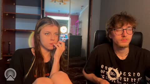Snapshot of x_files_t chatting on 9, 6, 2026 Philipp and Este online show from 9, 6, 2026