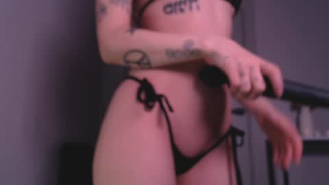 Snapshot of x_flora_x chatting on 5, 1, 2025 Flora my fav patterns are 44 111 666 999 online show from 5, 1, 2025