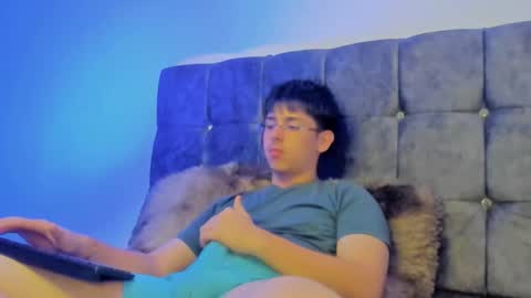 Snapshot of x_miller chatting on 16, 9, 2025 x_miller online show from 16, 9, 2025