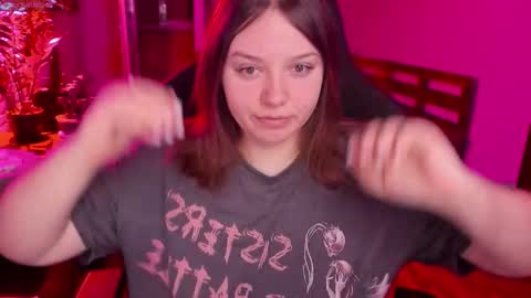 Snapshot of x_nirvana_x chatting on 19, 12, 2025 LOVE NERDS ONLY online show from 19, 12, 2025